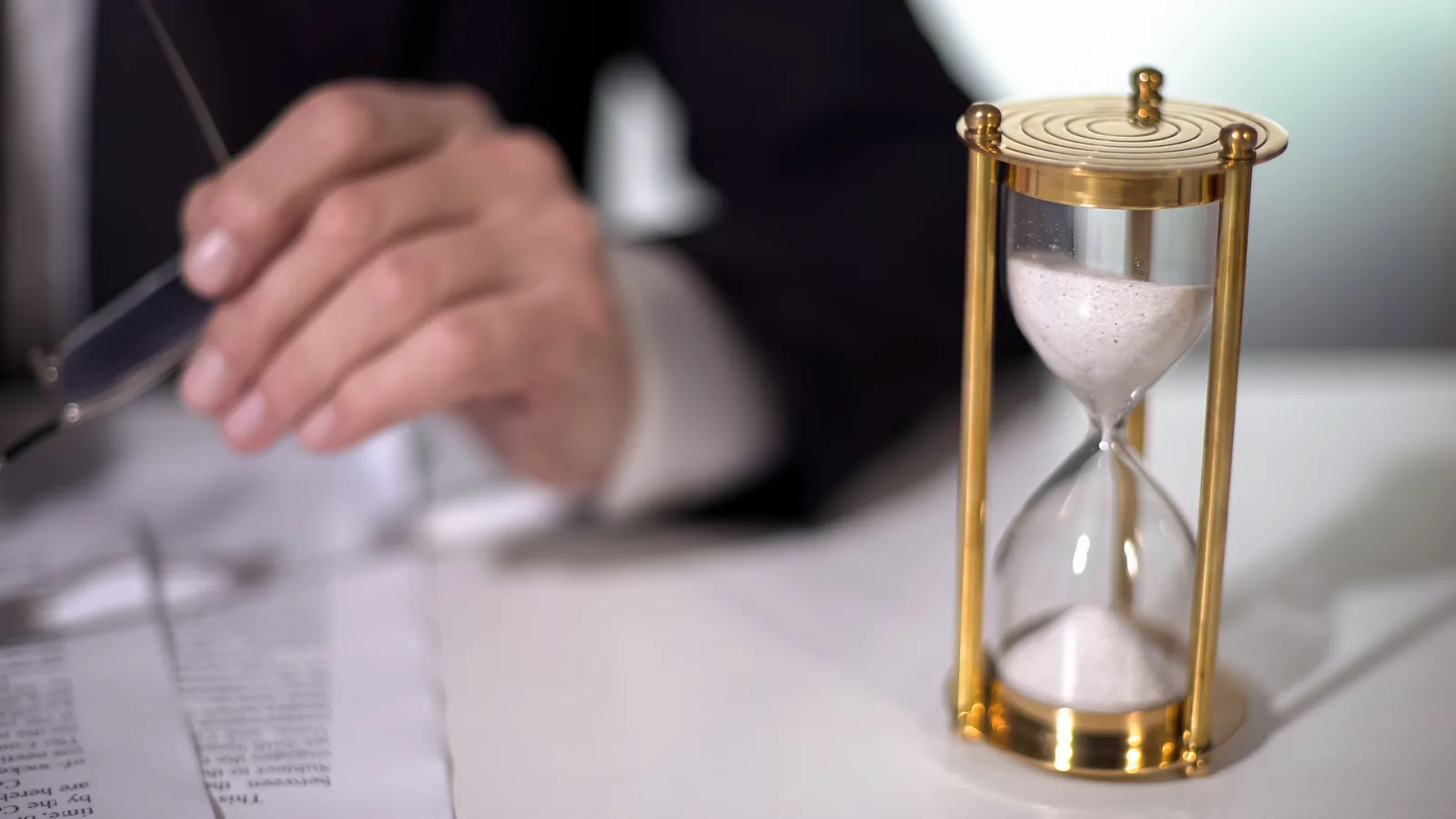 Illustration of a timer beside an IQ test item